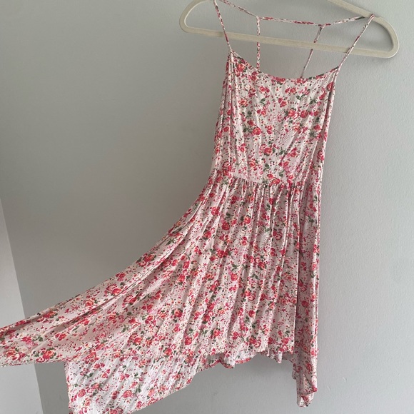 ✨En Cremé floral spaghetti strap dress✨ - Picture 8 of 11